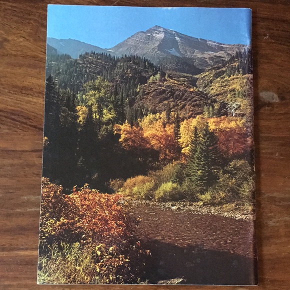 Set of 4 National Park vintage guidebooks Grand Tetons Glaciers Yellowstone - Picture 9 of 16